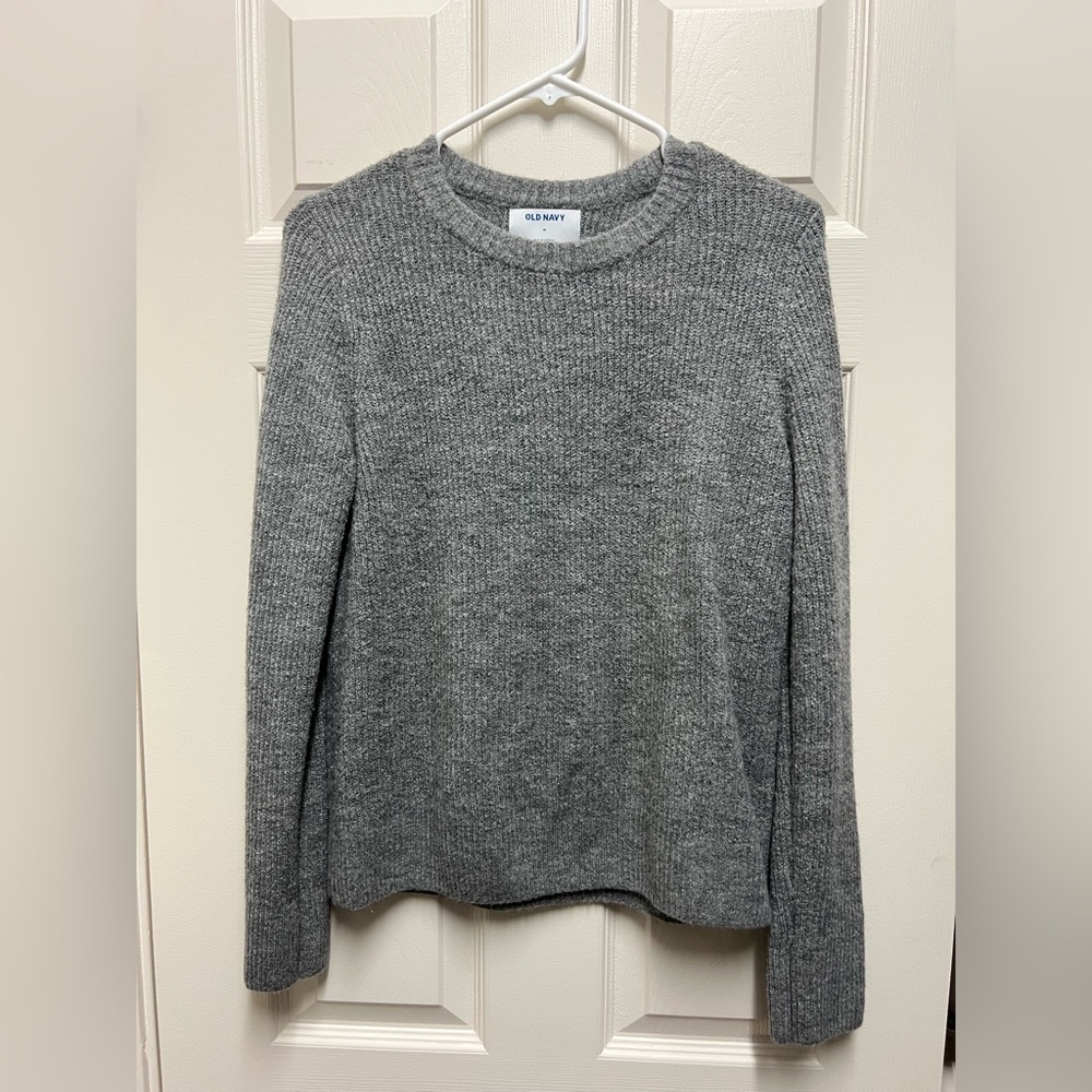 Old Navy gray sweater